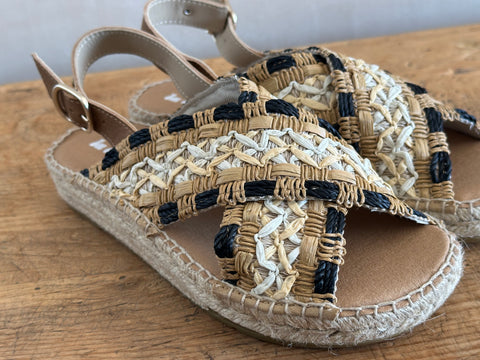 Alpargata NAIKE BEIGE
